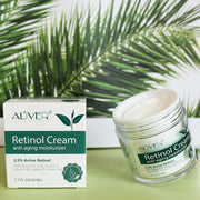 Anti-wrinkle retinol face cream reduces fine lines

