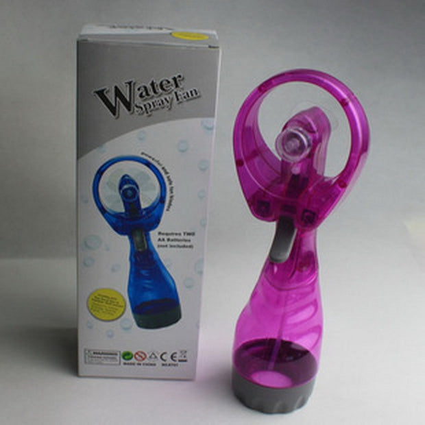 Convenient hand-operated sprayer for moisturizing skin

