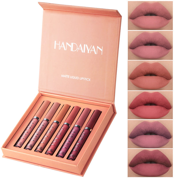 Non-sticky matte liquid lipsticks for all-day wear