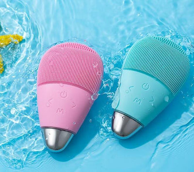 Electric facial cleansing brush for deep face cleansing

